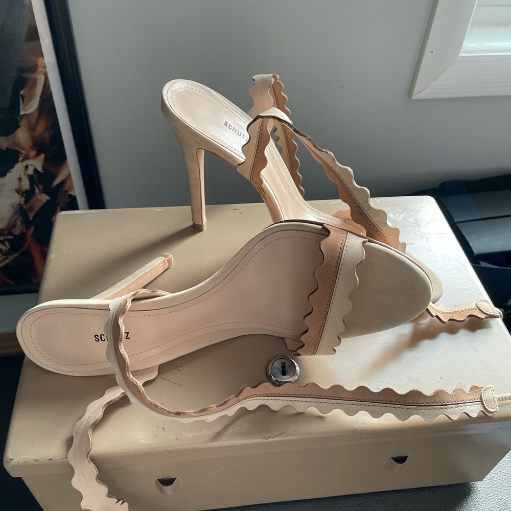 Schutz Lisana Wrap Heel 8.5B Brand New